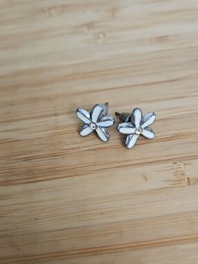 White Enamel Flower Stud Earrings with Crystal Centers